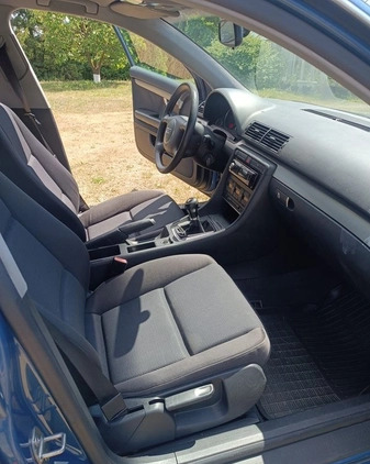 Audi A4 cena 10999 przebieg: 320000, rok produkcji 2001 z Ryn małe 137